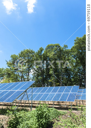 太陽能電池板和太陽能發電。山梨縣的日照時間是日本最好的。 69759118