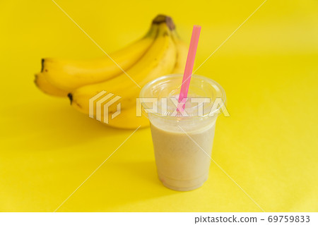 Banana juice 69759833
