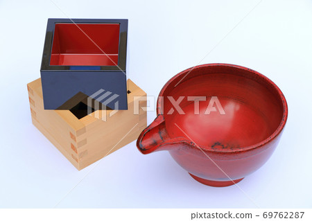 Sake basin and one mouth Sake basin and one mouth 69762287