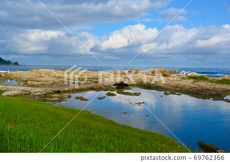 鴨高浦海岸輪島市 69762366