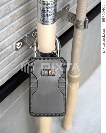 Key box installed at the construction site Key box installed at the construction site 69763463