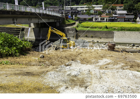 岡山縣新見市河岸保護工程 69763500
