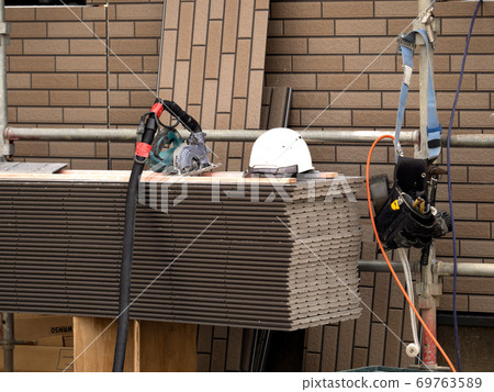 Housing construction wall material and circular saw 69763589