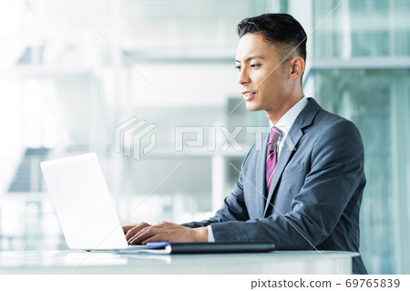 企業商人人辦公室 企業商人人辦公室 69765839