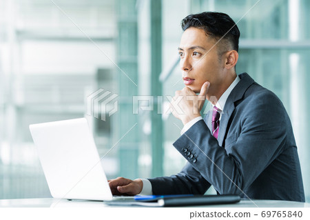 企業商人人辦公室 企業商人人辦公室 69765840