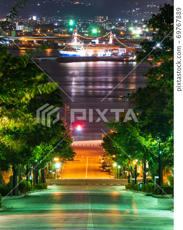Hakodate Hachimanzaka night view vertical position Hakodate Hachimanzaka night view vertical position 69767889