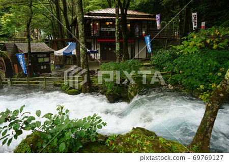 Sanriku Geopark Ryusendo Cave has abundant spring water 69769127