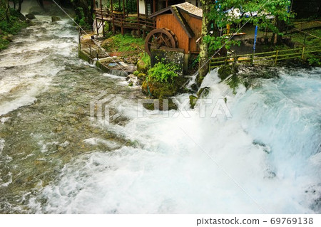 Sanriku Geopark Ryusendo Cave has abundant spring water 69769138