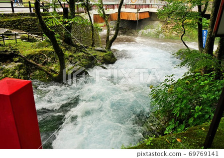 Sanriku Geopark Ryusendo Cave has abundant spring water 69769141