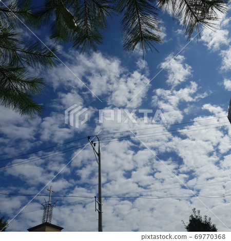 The autumn sky The autumn sky 69770368