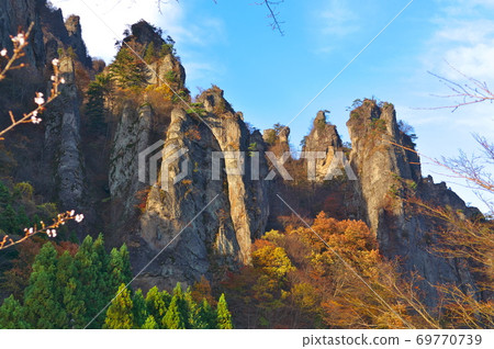 Mt. Myogi, one of Japan's three most beautiful autumn scenery 69770739