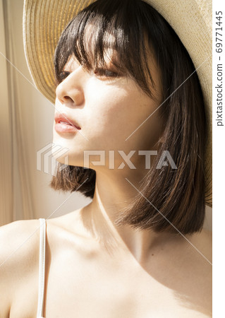 草帽婦女 69771445