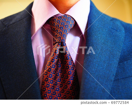 Suit style Suit style 69772584
