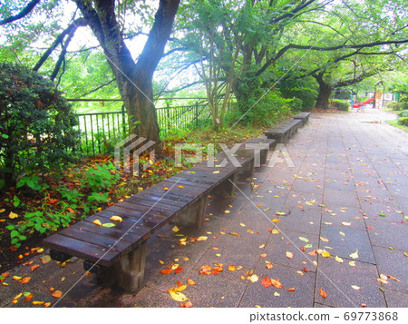 Chidorigabuchi公園的長凳 Chidorigabuchi公園的長凳 69773868