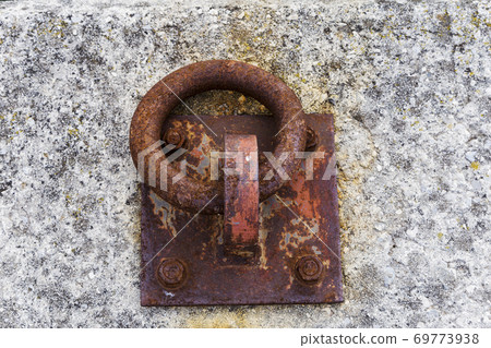 rusty mooring ring rusty mooring ring 69773938