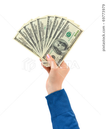 Hand with money 69773979