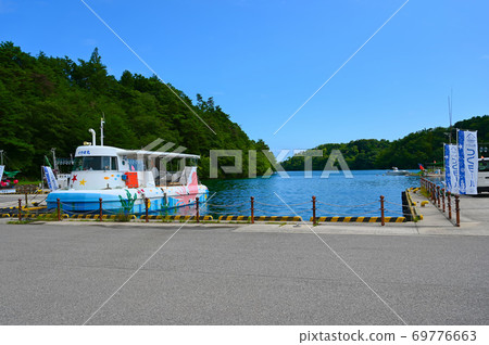 Kuju Bay Sightseeing Boat Noto Town 69776663