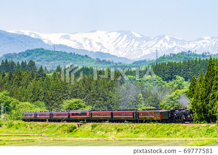 SL C61 Banetsu Monogatari running on the Ban-Etsusai Line, Nishiaizu Town, Fukushima Prefecture 69777581