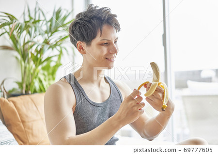 Male muscle training banana Male muscle training banana 69777605