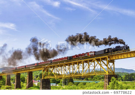 SL C61 Banetsu Monogatari crossing the Ichinotogawa Bridge, Kitakata City, Fukushima Prefecture 69778622