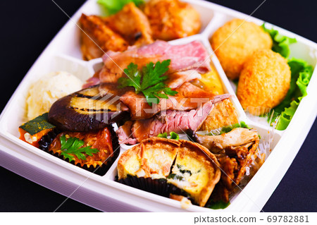 Order the hors d'oeuvre set online [How to spend Christmas with Corona] 69782881