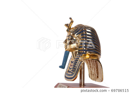 A copy of Tutankhamun's mask. These copies are for sale. 69786515