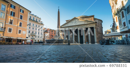 Pantheon in Rome, Italy Pantheon in Rome, Italy 69788331