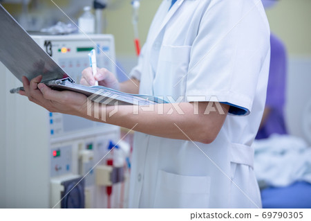 Renal dialysis Renal dialysis 69790305