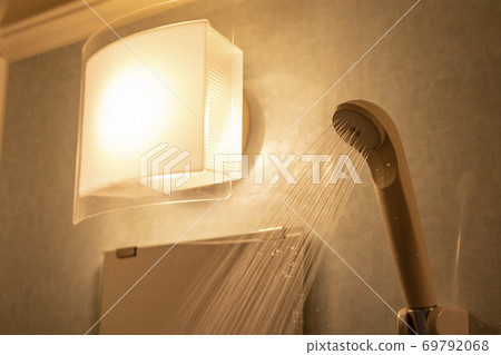 Shower head with amber lighting and water 69792068