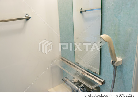 Bathroom shower Bathroom shower 69792223
