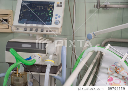 in hospital. Monitor resuscitation and anesthesia. in hospital. Monitor resuscitation and anesthesia. 69794359