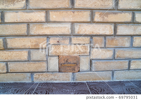 ash-pit hatch. aboveground large brick tandir. ash-pit hatch. aboveground large brick tandir. 69795031