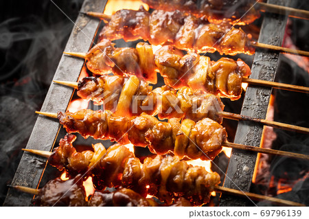 Grilling yakitori 69796139