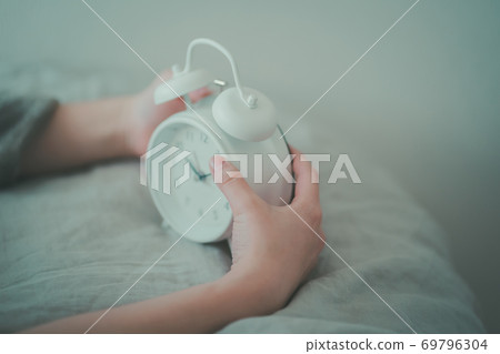 三十多歲的女人停止鬧鐘 69796304