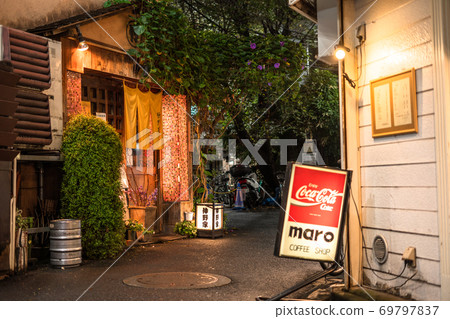《Tokyo》 Nakano station square, drinking area 69797837