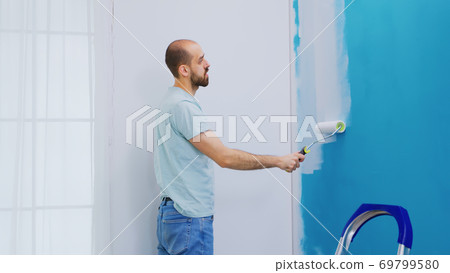 Repaint apartment wall 69799580