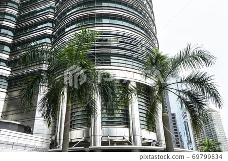 Petronas towers in Kuala Lumpur 69799834