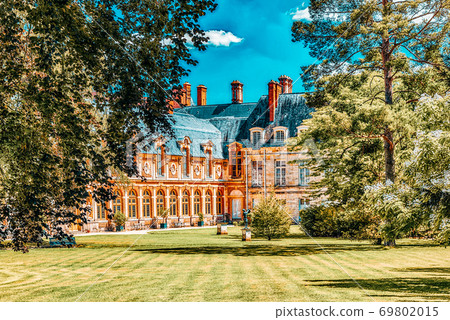 FONTAINEBLEAU, FRANCE- JULY 09, 2016 FONTAINEBLEAU, FRANCE- JULY 09, 2016 69802015