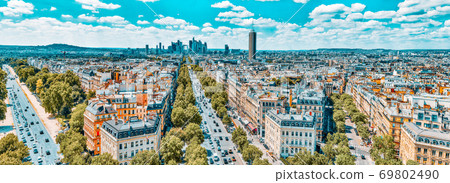 Beautiful panoramic view of Paris from the roof of the Triumphal Arch. View of the district of La Defense. 69802490