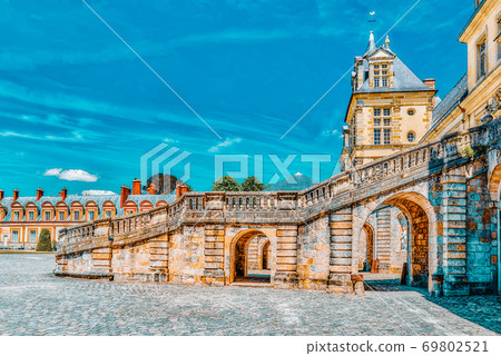 Suburban Residence of the France Kings - facade beautiful Chateau Fontainebleau. Suburban Residence of the France Kings - facade beautiful Chateau Fontainebleau. 69802521