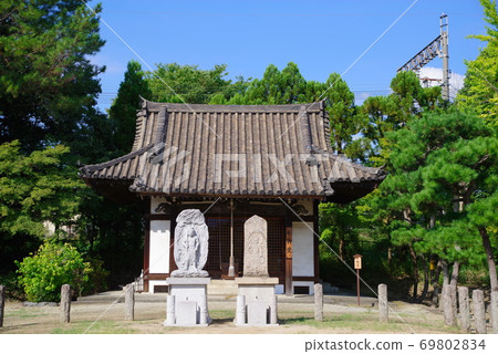 Yakushiji Temple, a World Heritage Site in the ancient city of Nara Yakushiji Temple, a World Heritage Site in the ancient city of Nara 69802834