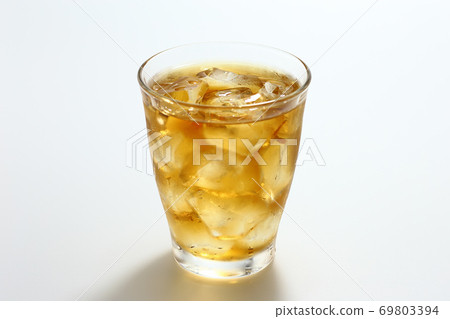 Iced tea white background 69803394
