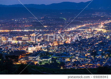 《Nara Prefecture》 Three major night views of New Japan and Mt. Wakakusa 《Nara Prefecture》 Three major night views of New Japan and Mt. Wakakusa 69806941