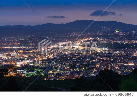 《Nara Prefecture》 Three major night views of New Japan and Mt. Wakakusa 《Nara Prefecture》 Three major night views of New Japan and Mt. Wakakusa 69806945