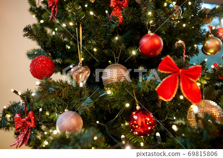 decorated artificial christmas tree at home 69815806