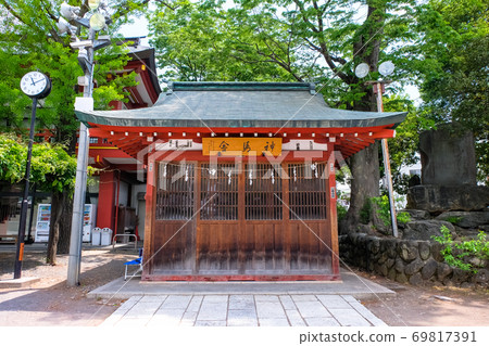 新鮮的綠色秩父神社新橋 新鮮的綠色秩父神社新橋 69817391