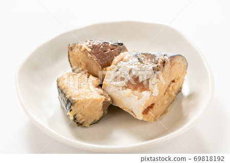 Boiled mackerel. 69818192