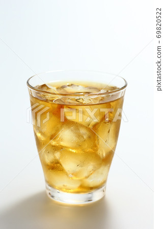 冰茶白色背景 69820522
