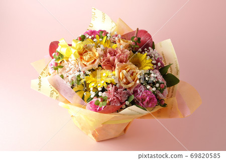 A colorful bouquet of various flowers 69820585