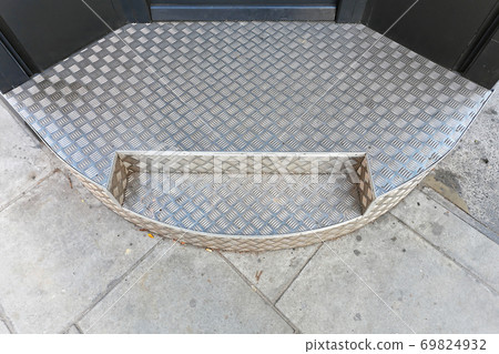 Metal steps Metal steps 69824932